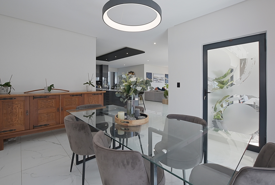 5 Bedroom Property for Sale in Sandown Western Cape